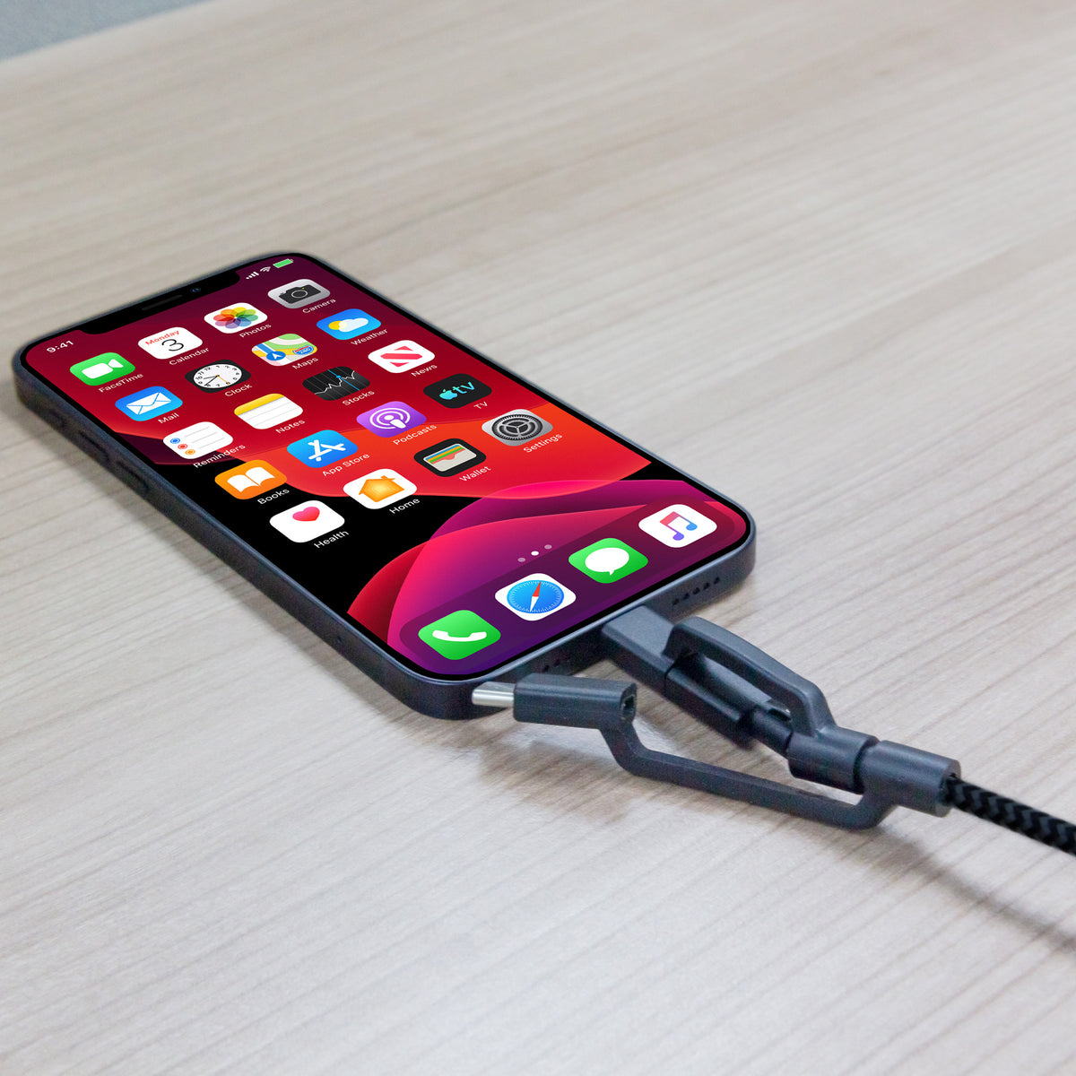 Metallic AM-CL2_2M 3 in 1 USB-A to Micro-USB Lightning and USB-C Cable 2M