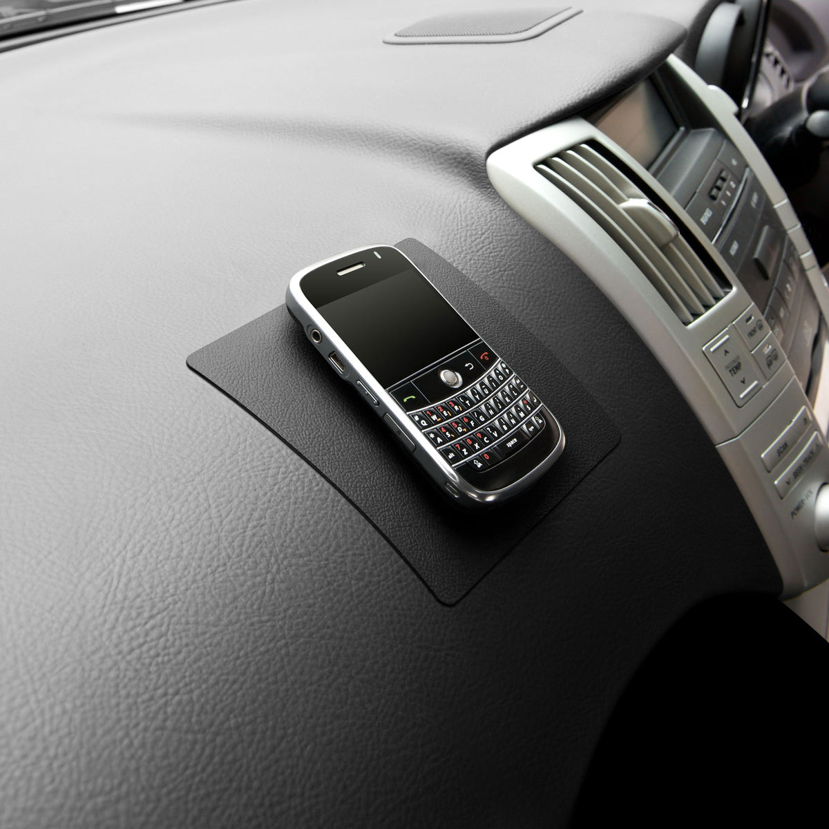 SKIN TACK Dashboard Mat